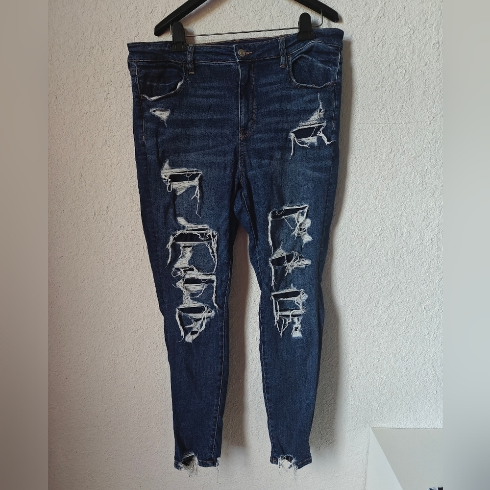 AMERICAN EAGLE ripped skinny jeans